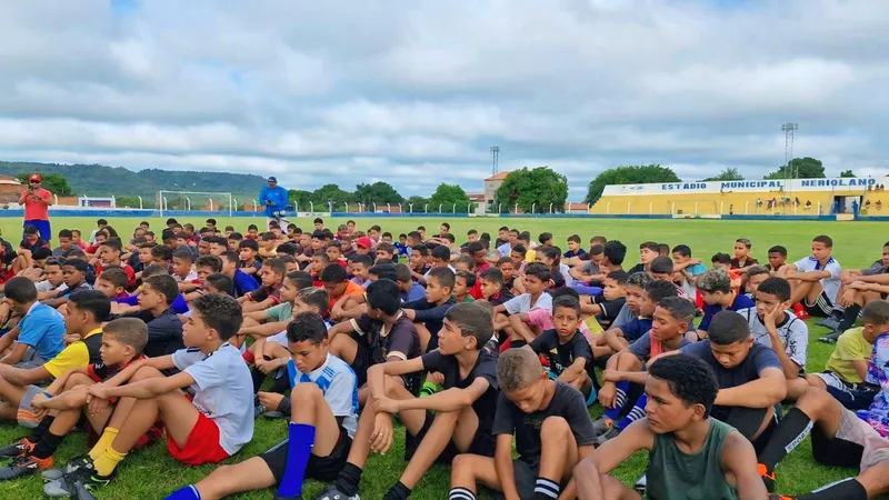 Escolinha de Futebol Bravense: Incentivo ao Esporte e Formação de Jovens Talentos