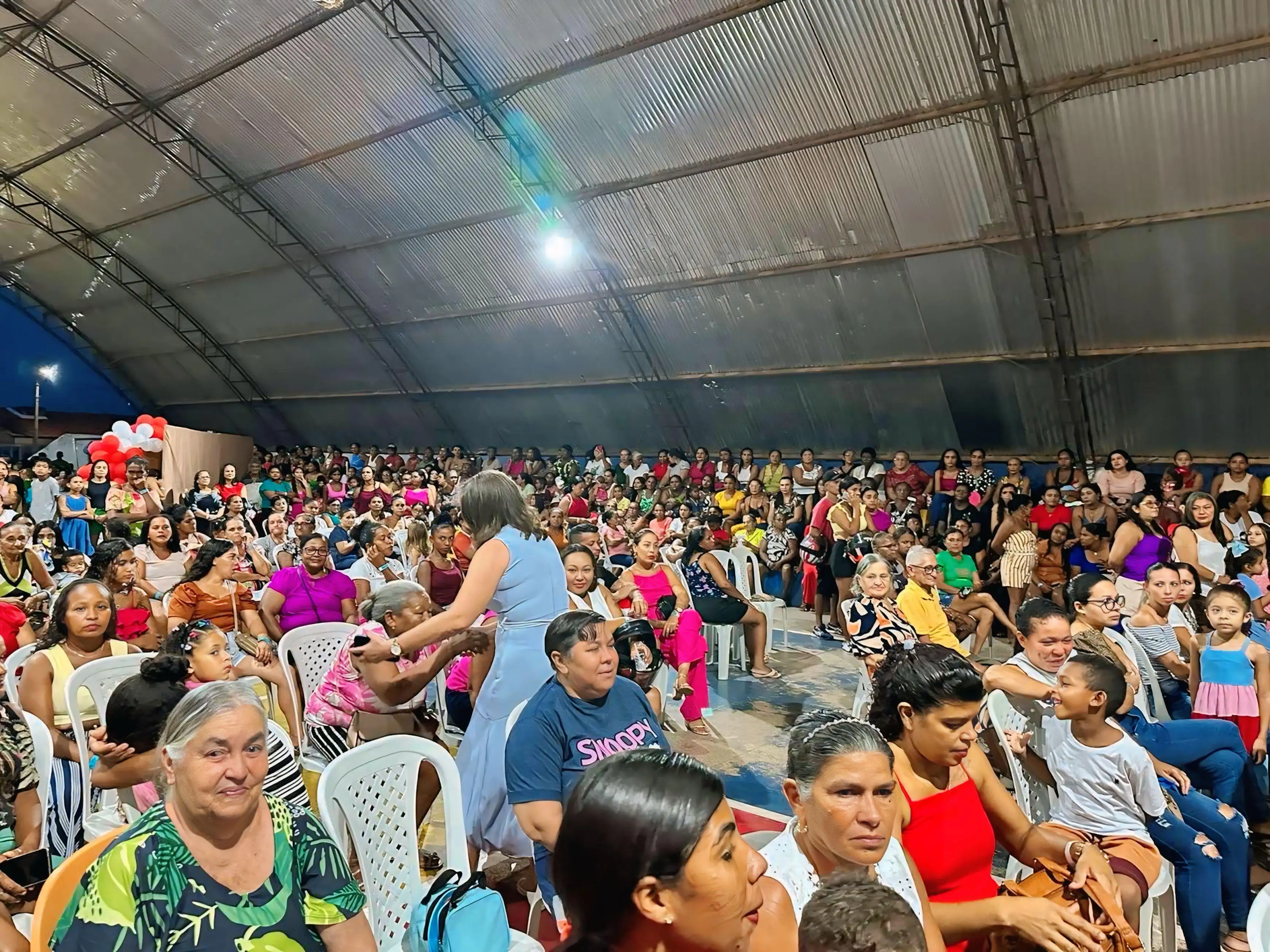 Galeria de imagens - Foto 13 da notícia: Prefeitura de Buriti Bravo celebra o Dia das Mães com grande festa e sorteio de prêmios