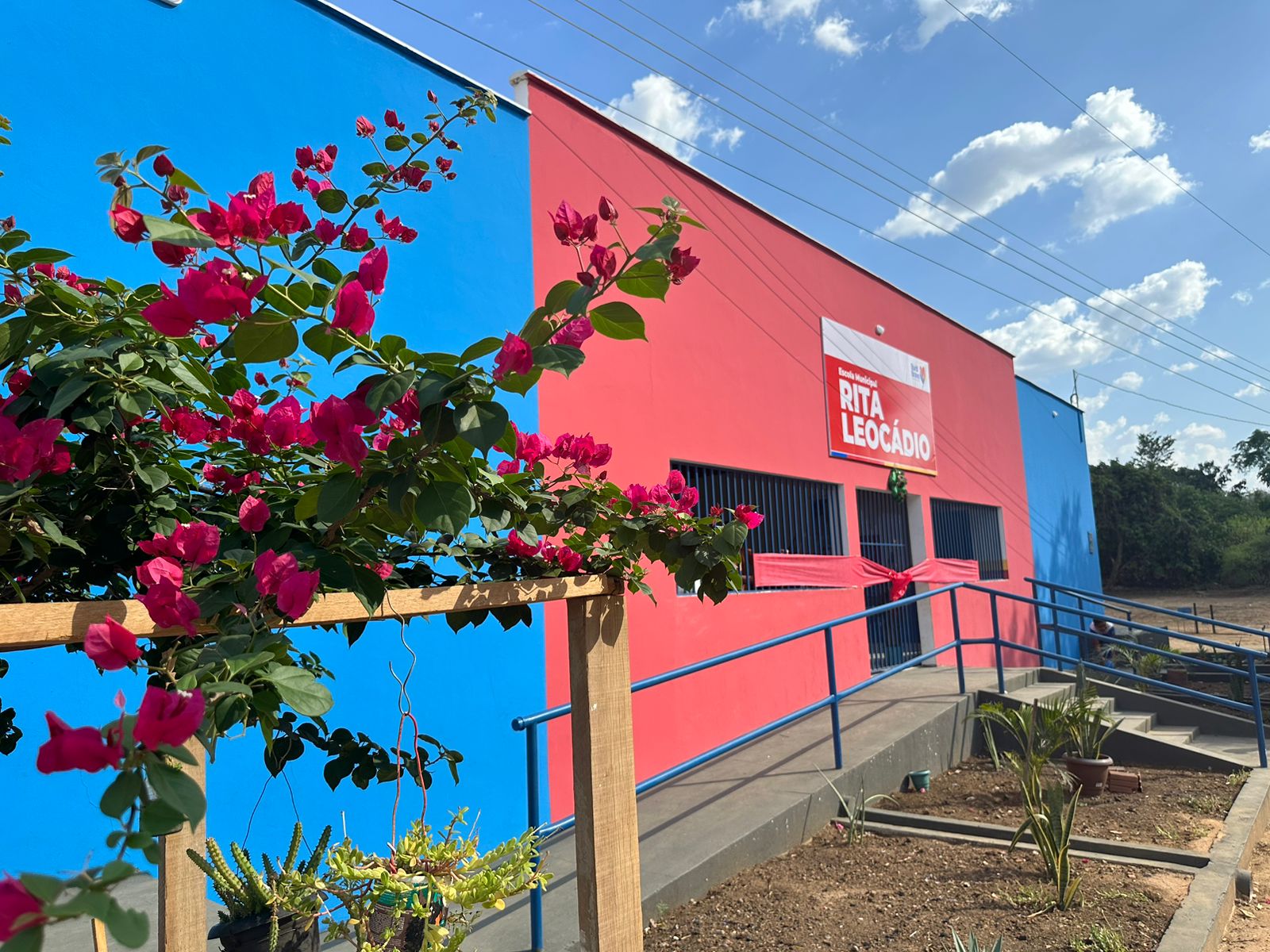 Escola Municipal Rita Leocádio, no povoado Coluna é entregue para a comunidade completamente reformada