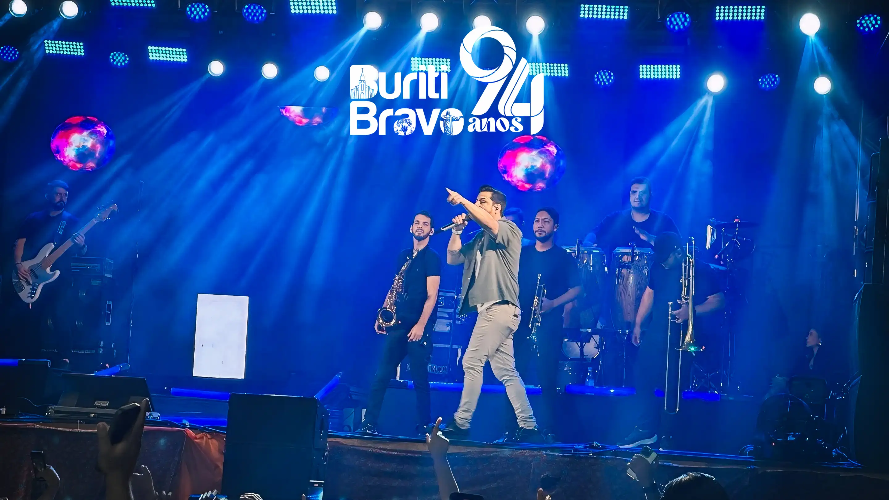 Galeria de imagens - Foto 5 da notícia: Show com a Banda Magníficos encerra em grande estilo as comemorações pelos 94 anos de Buriti Bravo