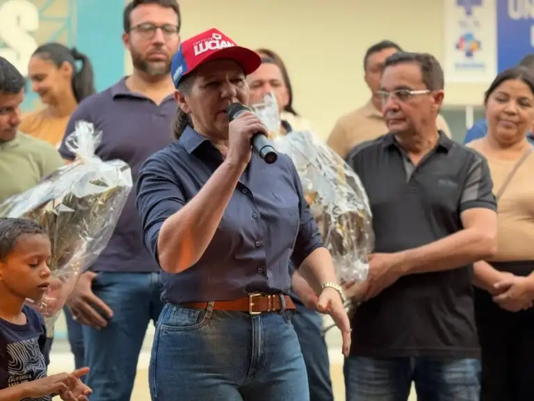 Galeria de imagens - Foto 11 da notícia: Prefeita Luciana Leocádio entrega UBS no Povoado Coluna e anuncia novos benefícios para Buriti Bravo