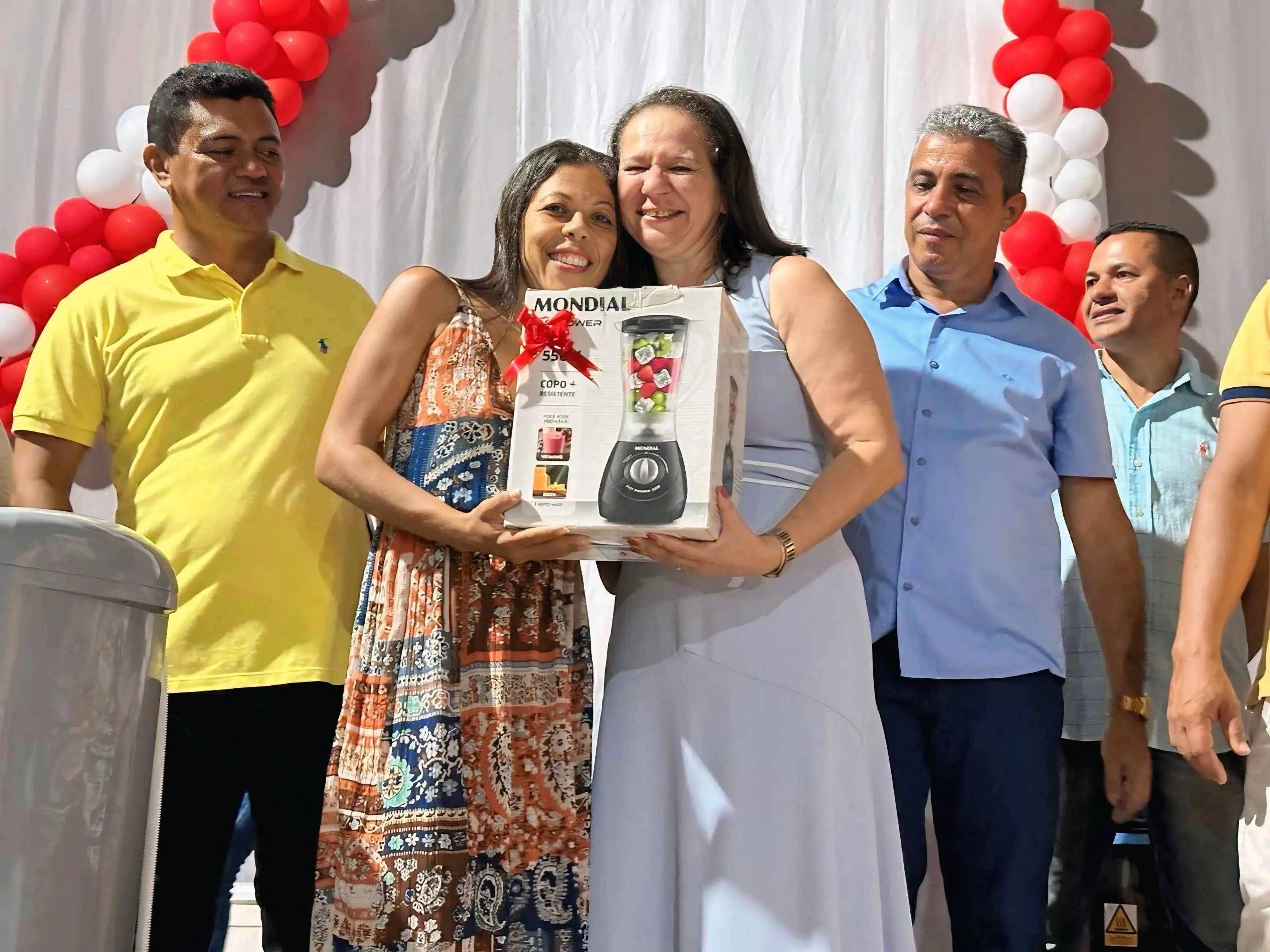 Galeria de imagens - Foto 21 da notícia: Prefeitura de Buriti Bravo celebra o Dia das Mães com grande festa e sorteio de prêmios
