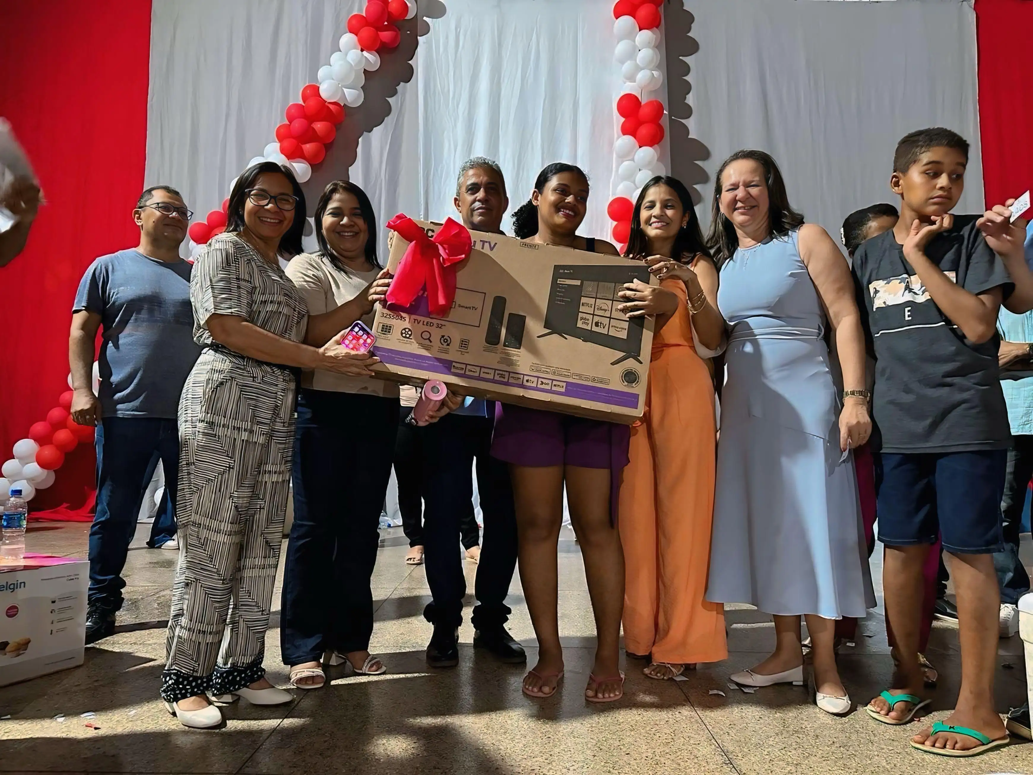 Galeria de imagens - Foto 4 da notícia: Prefeitura de Buriti Bravo celebra o Dia das Mães com grande festa e sorteio de prêmios