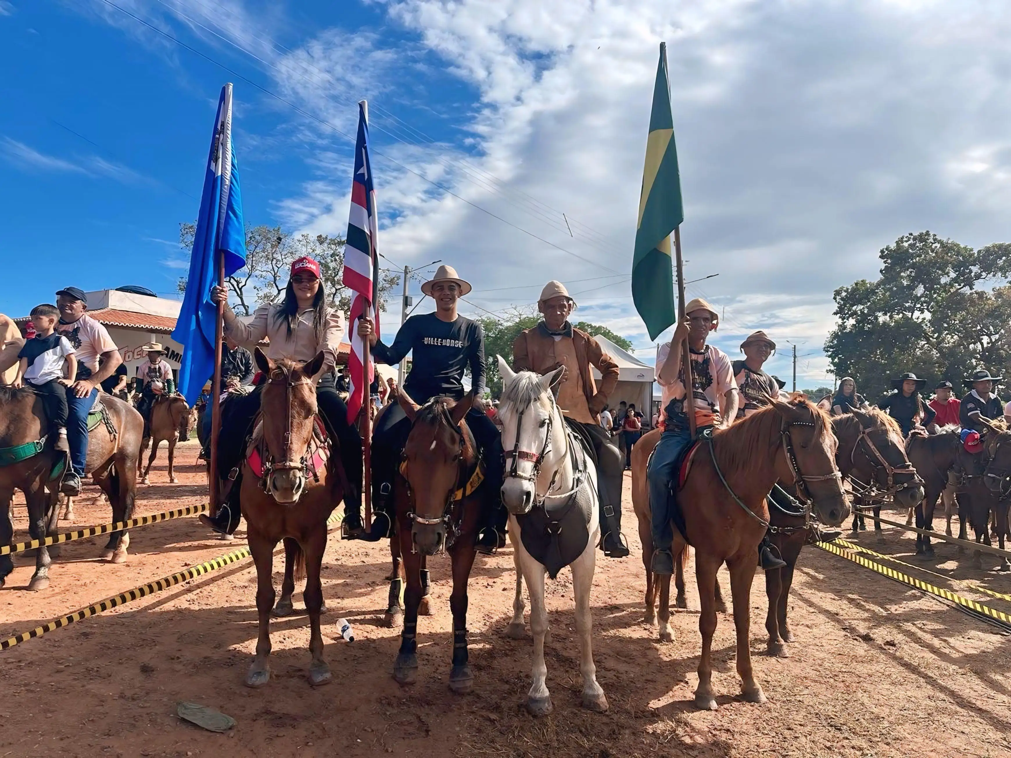Galeria de imagens - Foto 17 da notícia: XX Cavalgada de Buriti Bravo celebra tradição, fé e cultura sertaneja