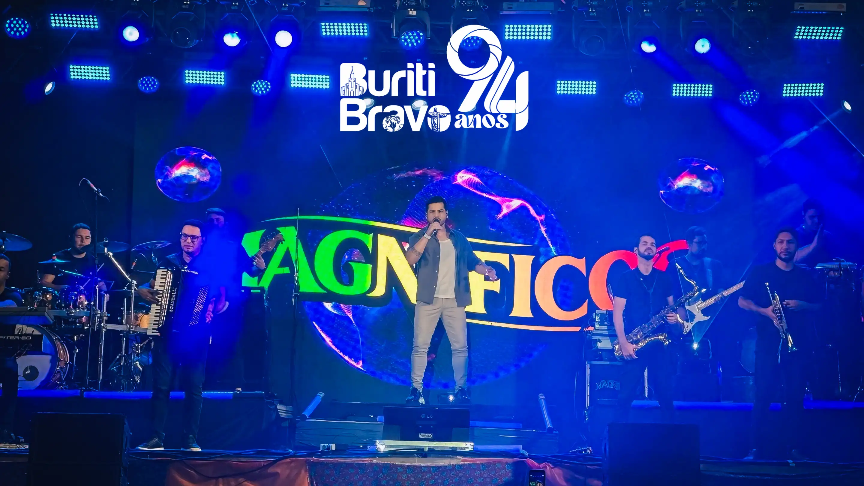 Galeria de imagens - Foto 7 da notícia: Show com a Banda Magníficos encerra em grande estilo as comemorações pelos 94 anos de Buriti Bravo