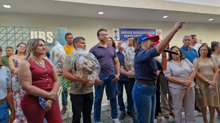 Galeria de imagens - Foto 6 da notícia: Prefeita Luciana Leocádio entrega UBS no Povoado Coluna e anuncia novos benefícios para Buriti Bravo