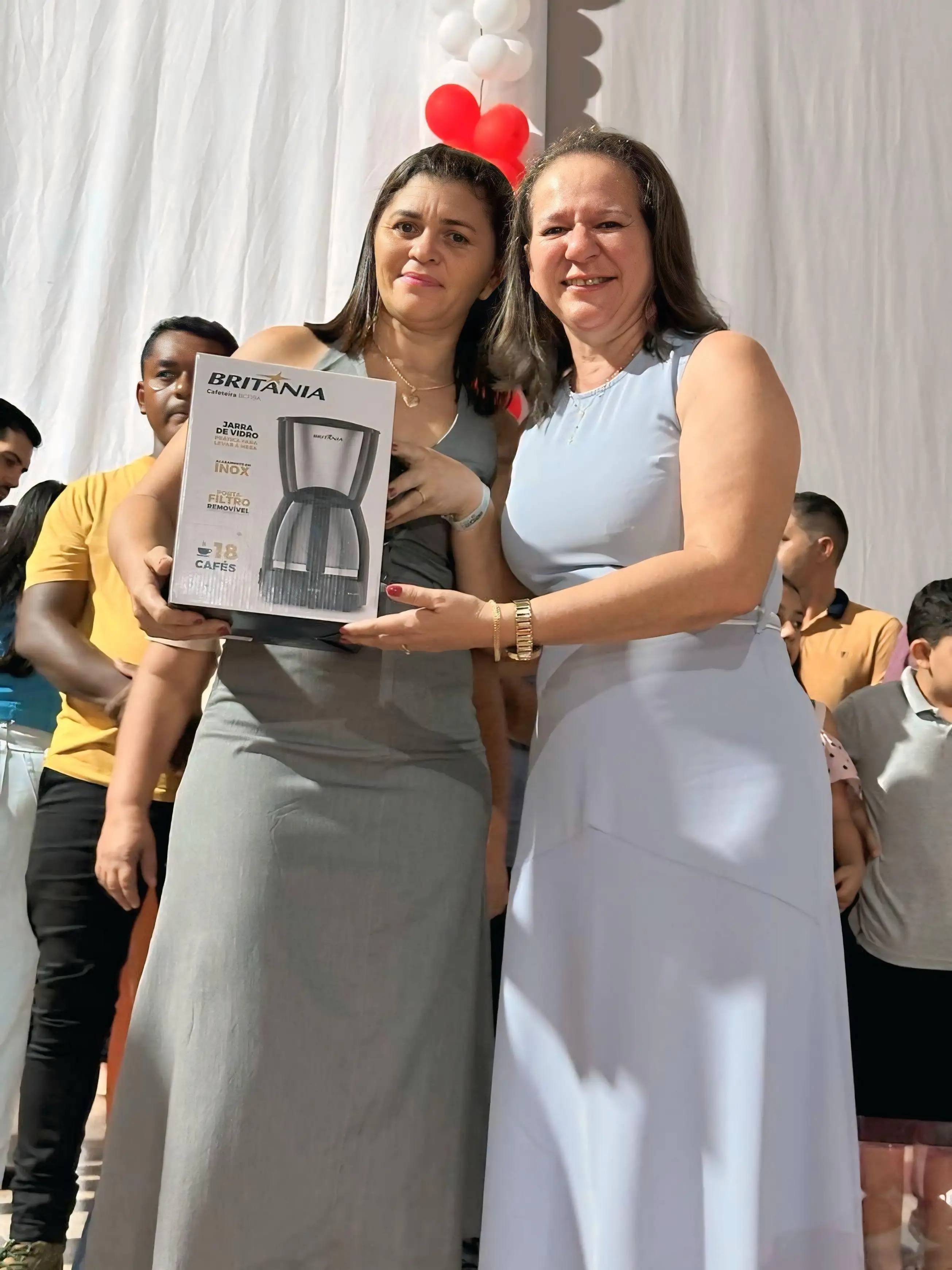 Galeria de imagens - Foto 1 da notícia: Prefeitura de Buriti Bravo celebra o Dia das Mães com grande festa e sorteio de prêmios