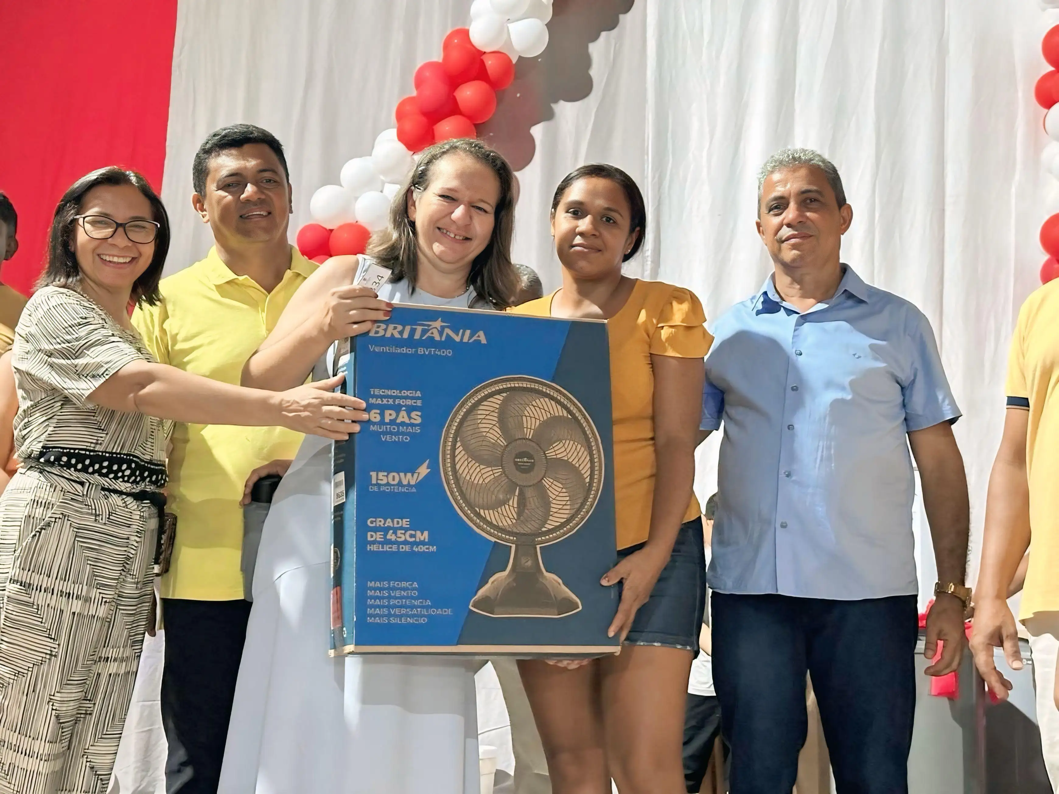 Galeria de imagens - Foto 24 da notícia: Prefeitura de Buriti Bravo celebra o Dia das Mães com grande festa e sorteio de prêmios