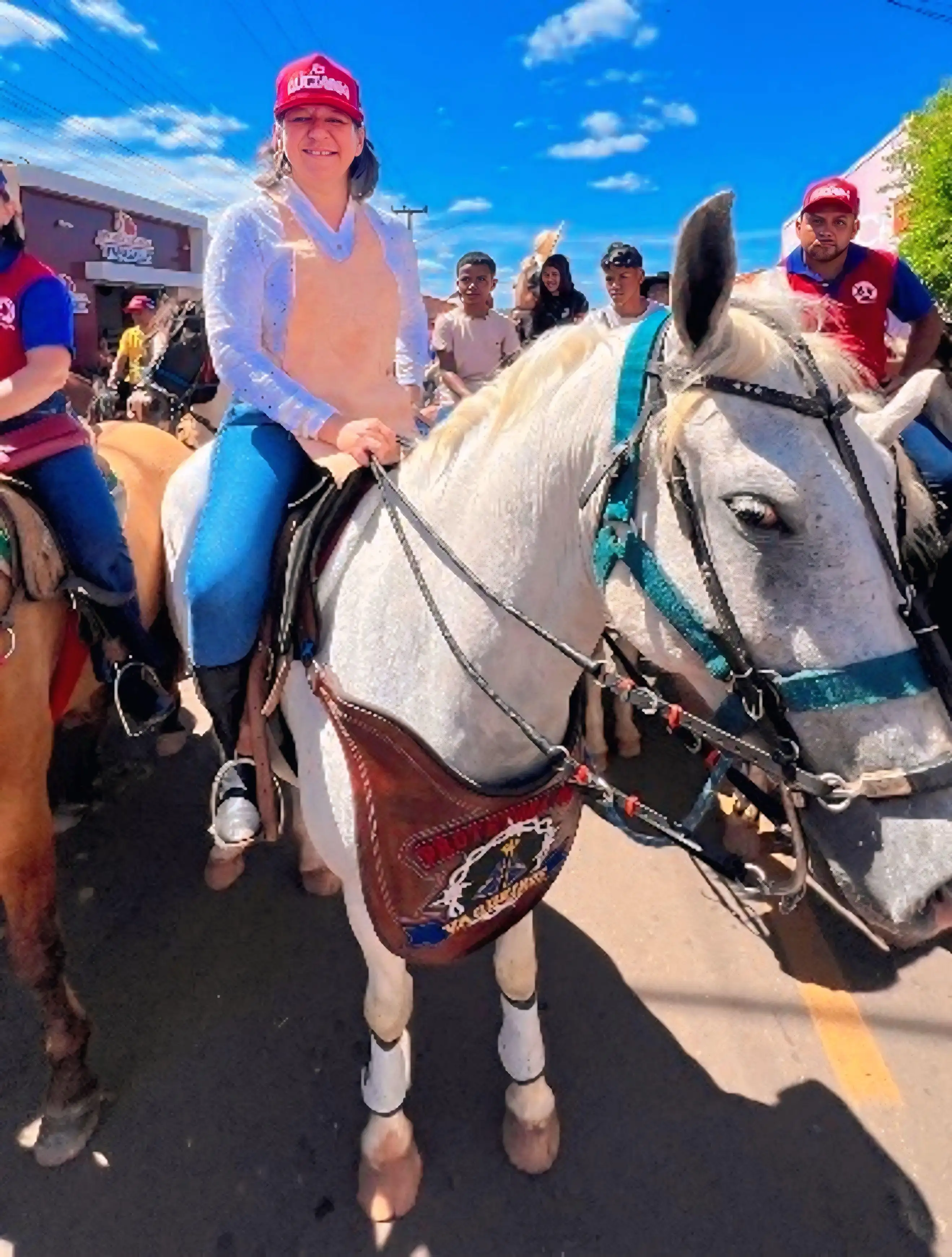Galeria de imagens - Foto 5 da notícia: XX Cavalgada de Buriti Bravo celebra tradição, fé e cultura sertaneja