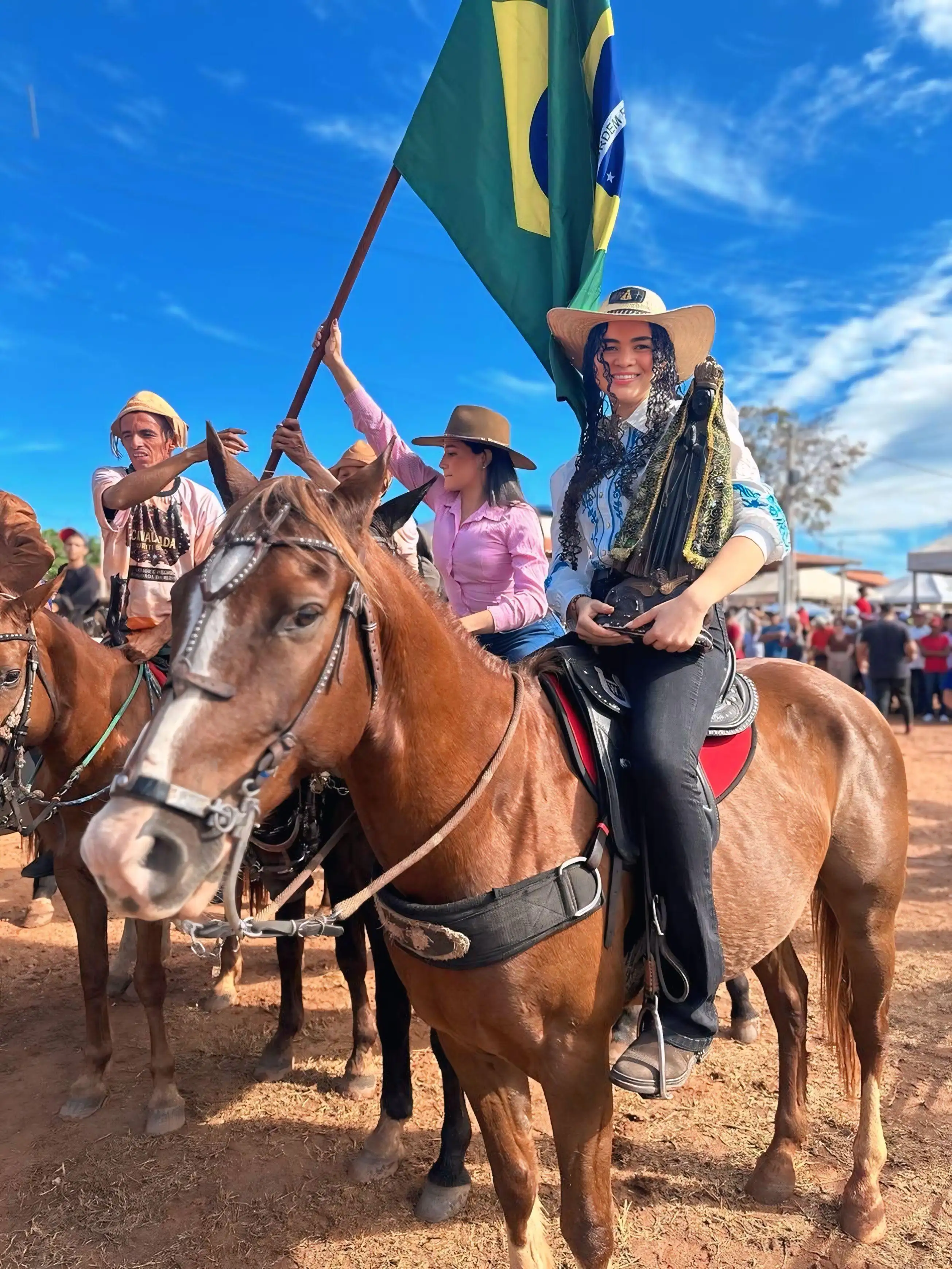 Galeria de imagens - Foto 18 da notícia: XX Cavalgada de Buriti Bravo celebra tradição, fé e cultura sertaneja