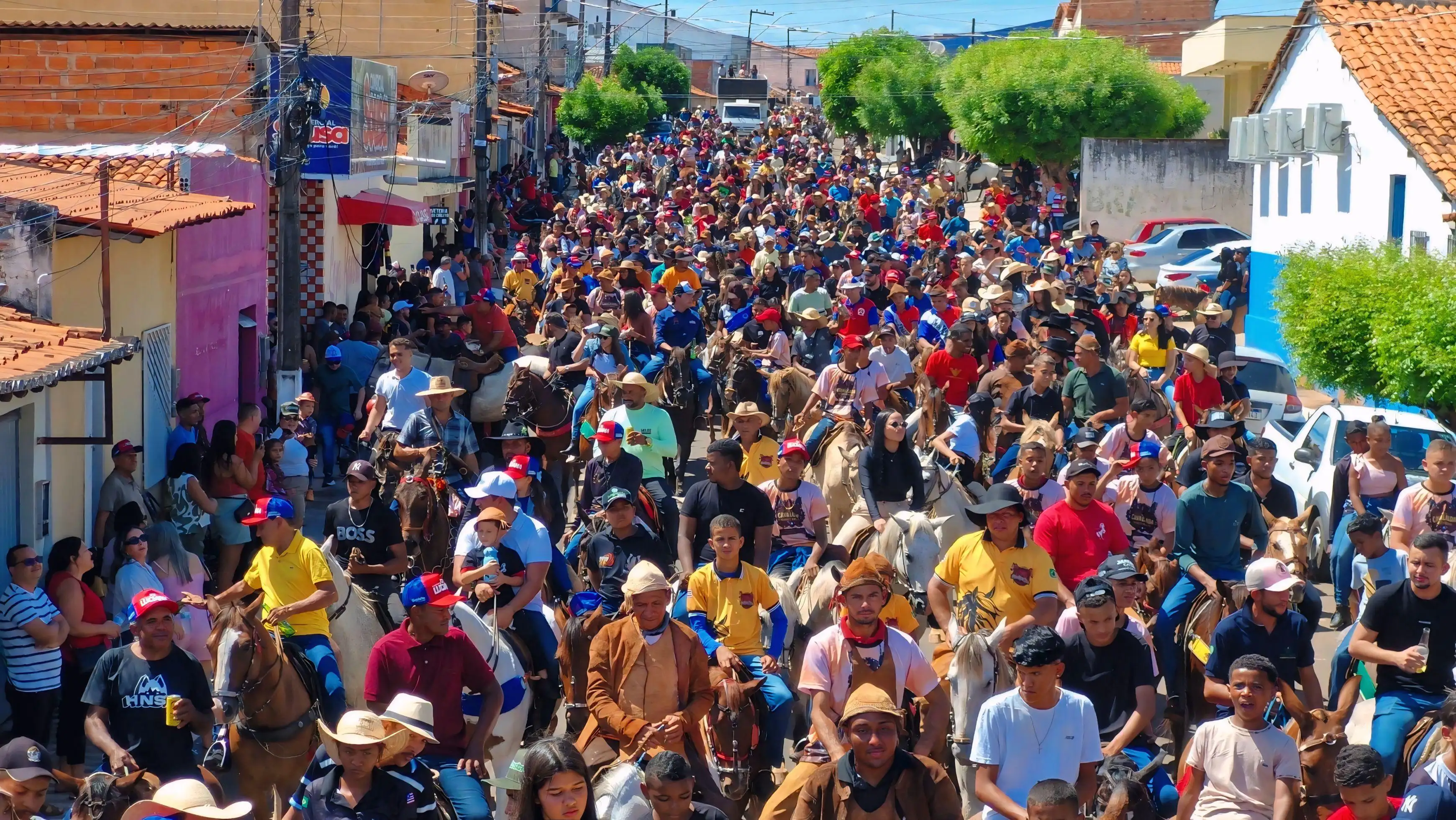 Galeria de imagens - Foto 6 da notícia: XX Cavalgada de Buriti Bravo celebra tradição, fé e cultura sertaneja