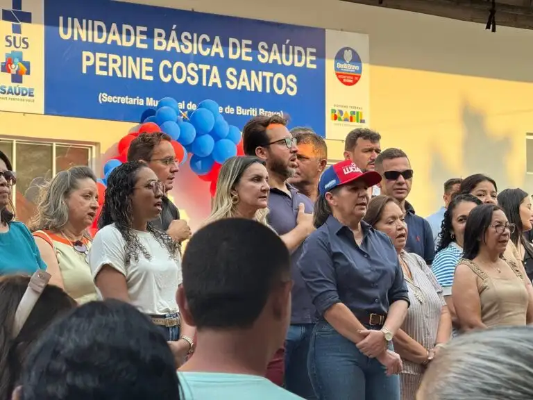 Galeria de imagens - Foto 2 da notícia: Prefeita Luciana Leocádio entrega UBS no Povoado Coluna e anuncia novos benefícios para Buriti Bravo