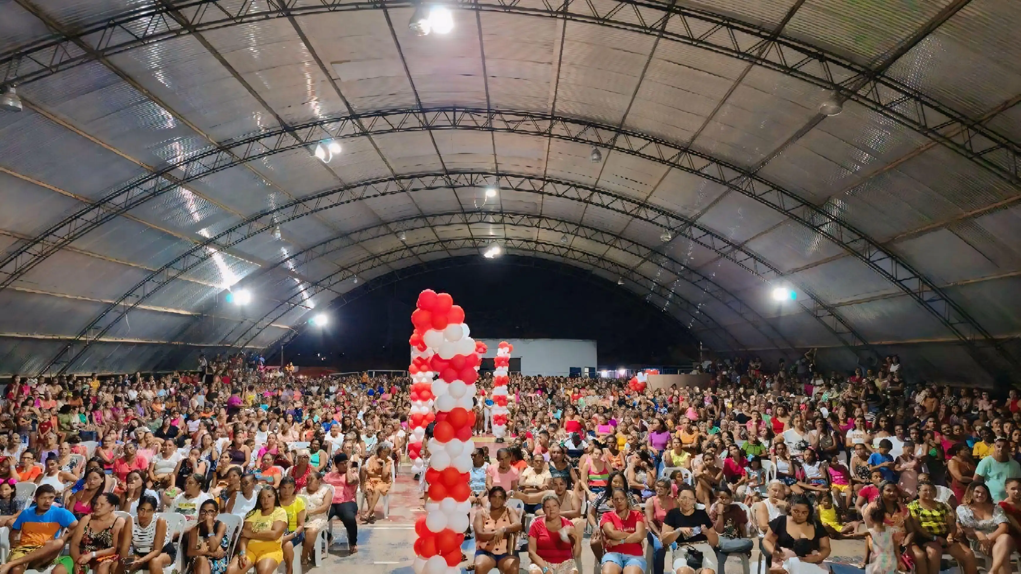 Galeria de imagens - Foto 26 da notícia: Prefeitura de Buriti Bravo celebra o Dia das Mães com grande festa e sorteio de prêmios