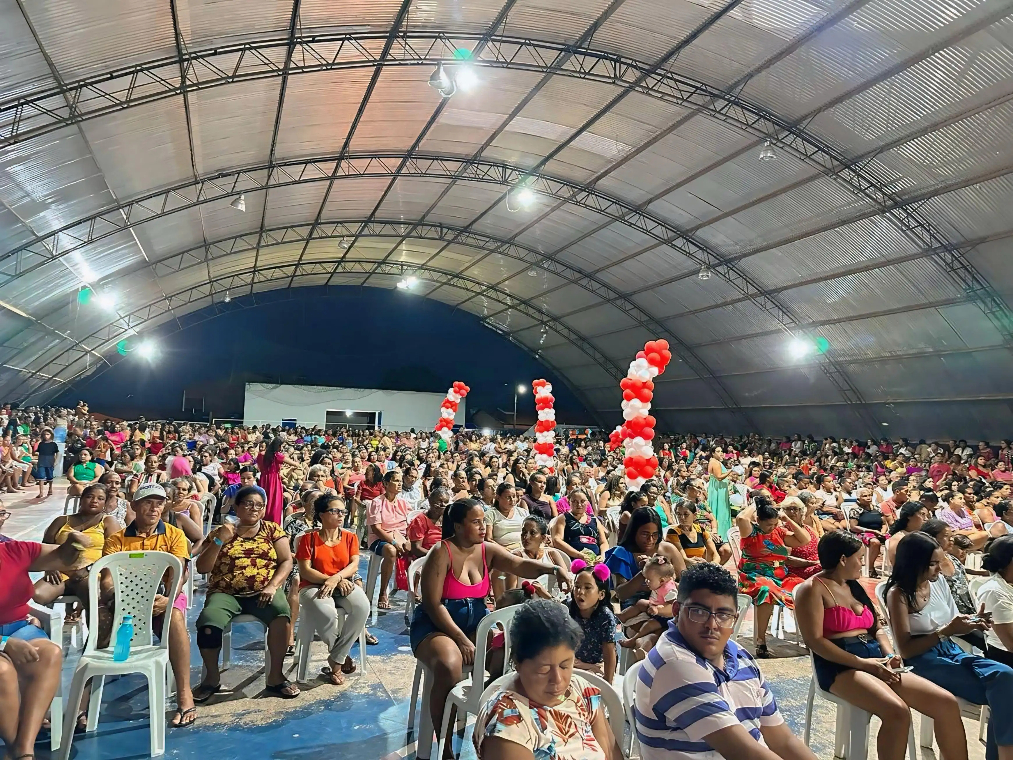 Galeria de imagens - Foto 15 da notícia: Prefeitura de Buriti Bravo celebra o Dia das Mães com grande festa e sorteio de prêmios