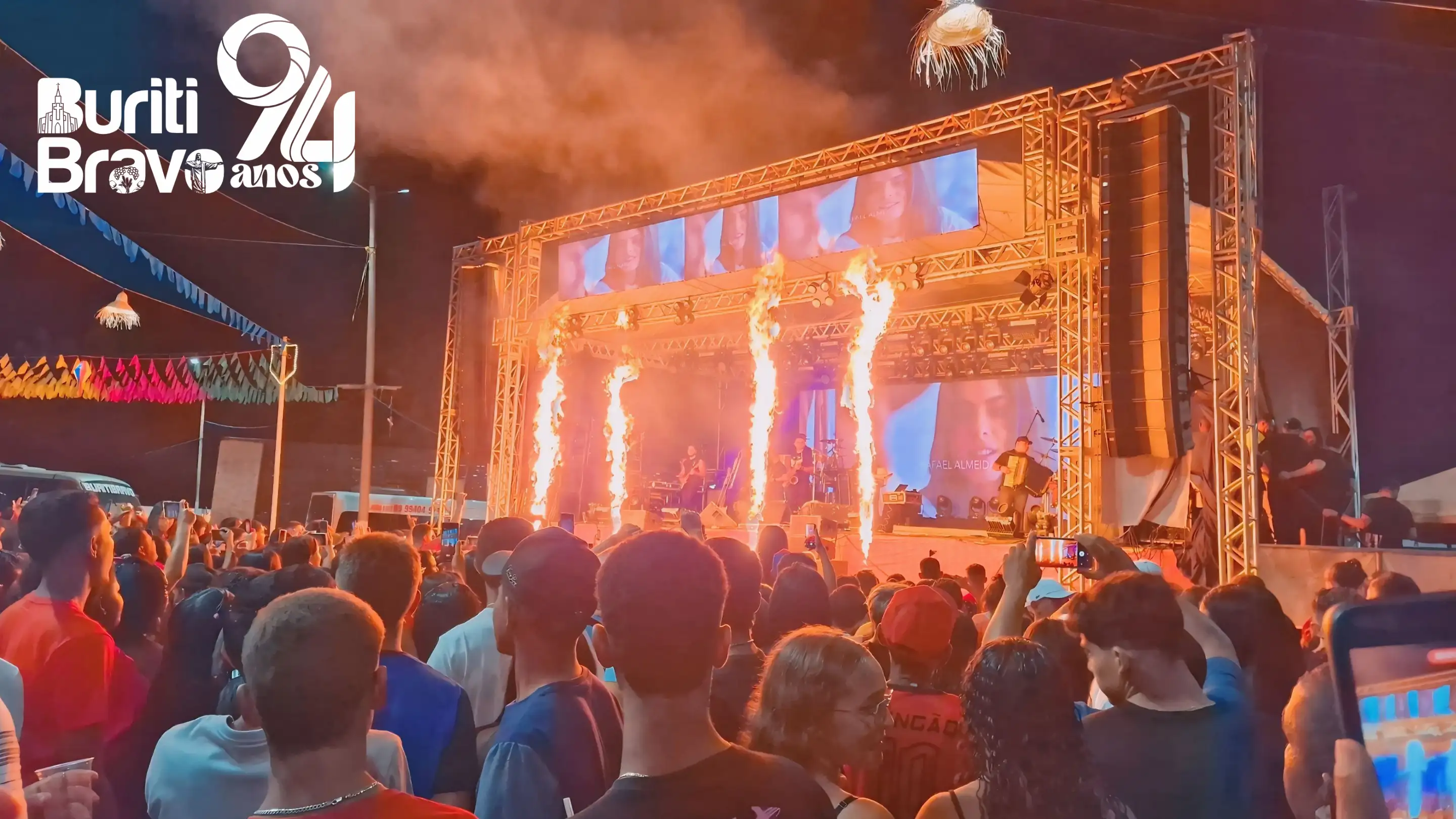 Galeria de imagens - Foto 6 da notícia: Buriti Bravo vibra ao som de Mano Walter na abertura dos 94 anos de emancipação