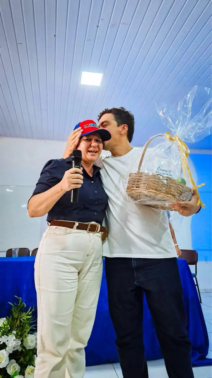 Galeria de imagens - Foto 2 da notícia: Buriti Bravo fortalece combate à fome com entrega de 290 cartões do Programa Maranhão Livre da Fome