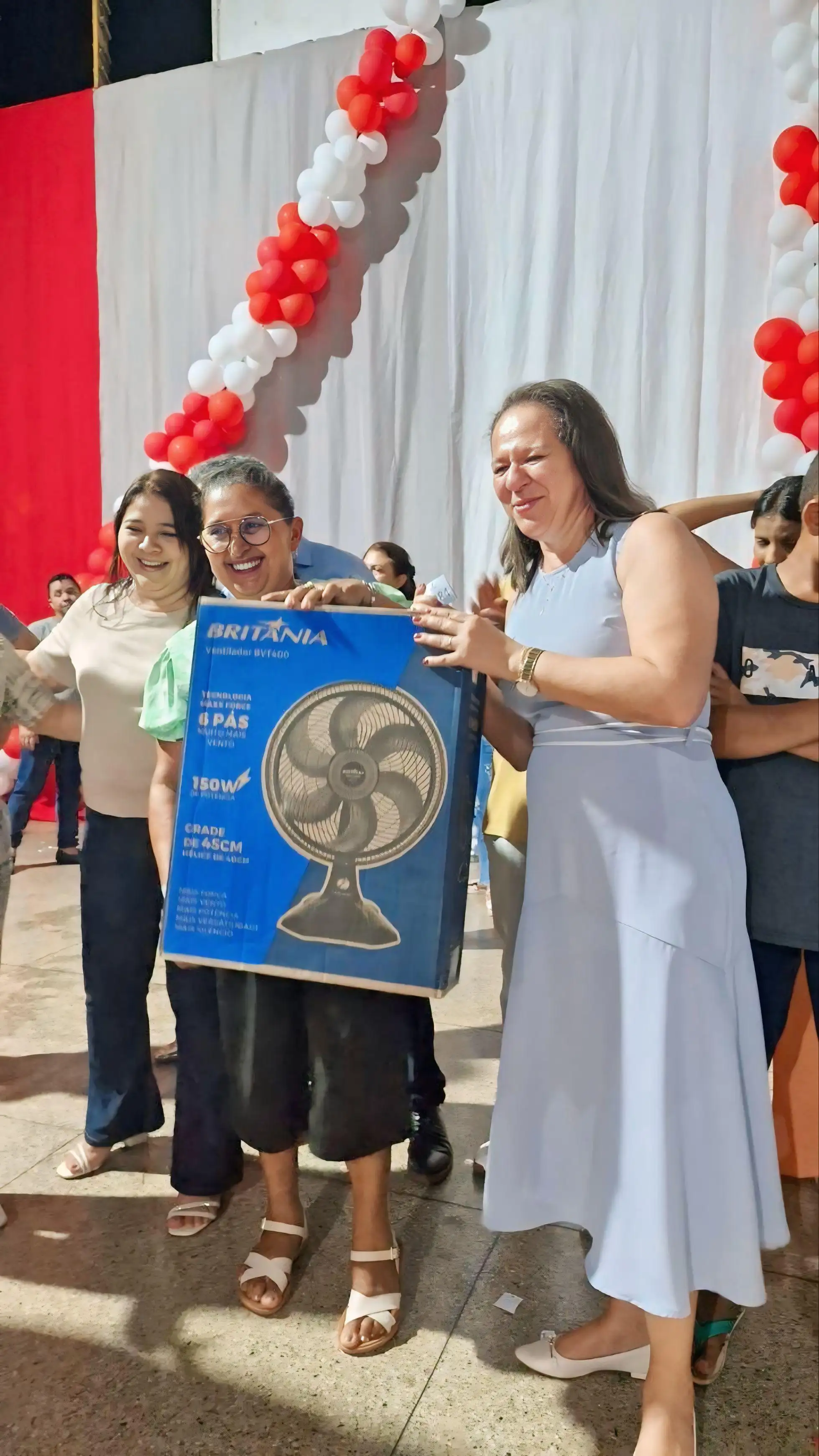 Galeria de imagens - Foto 29 da notícia: Prefeitura de Buriti Bravo celebra o Dia das Mães com grande festa e sorteio de prêmios