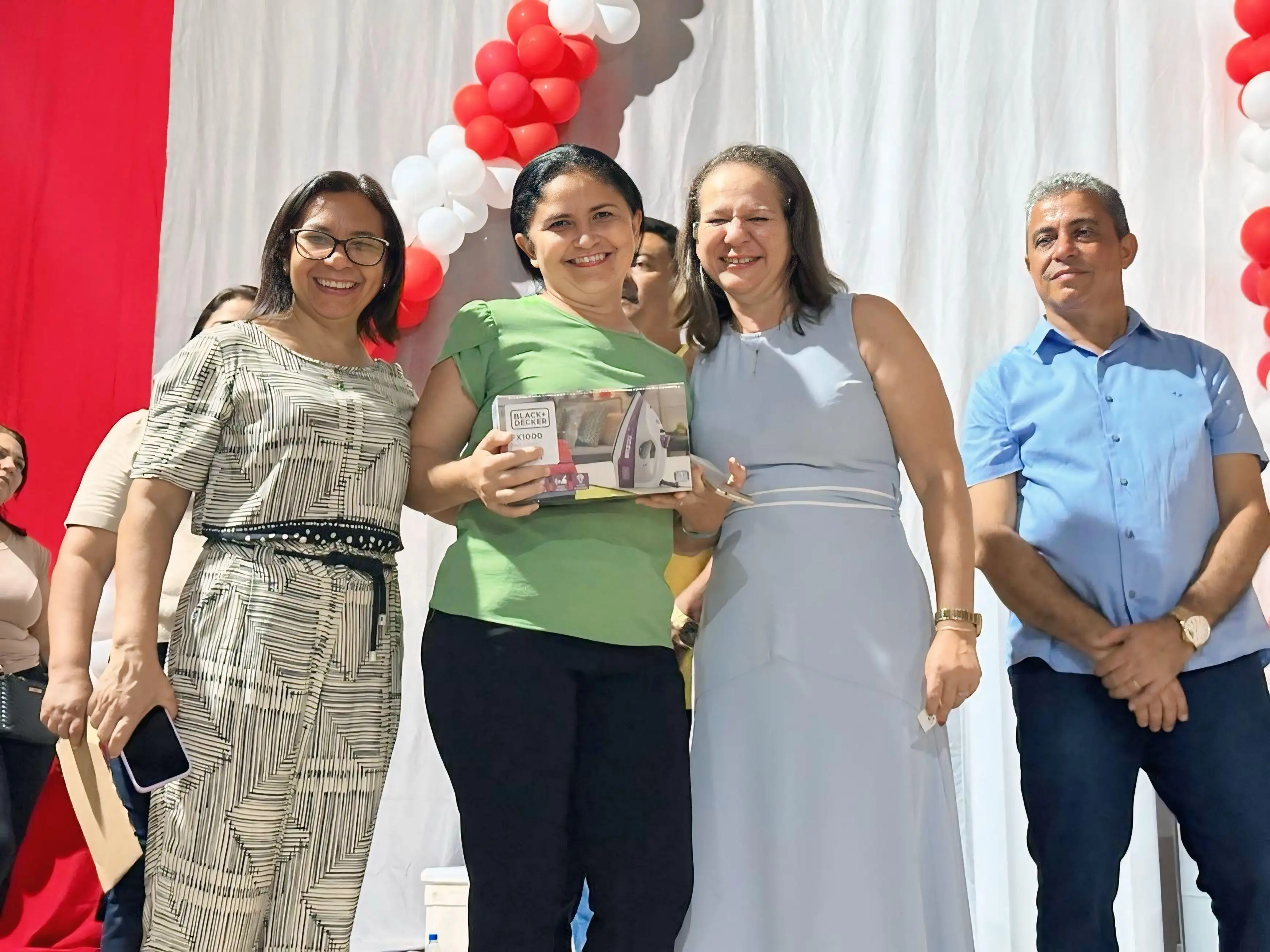 Galeria de imagens - Foto 20 da notícia: Prefeitura de Buriti Bravo celebra o Dia das Mães com grande festa e sorteio de prêmios