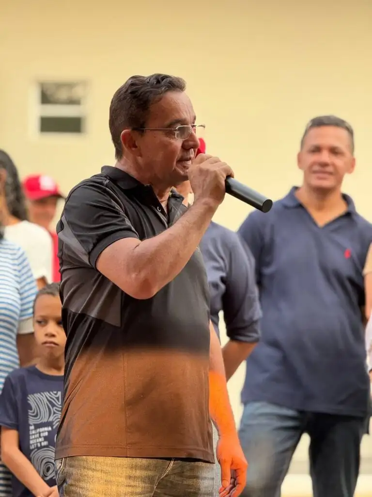 Galeria de imagens - Foto 14 da notícia: Prefeita Luciana Leocádio entrega UBS no Povoado Coluna e anuncia novos benefícios para Buriti Bravo